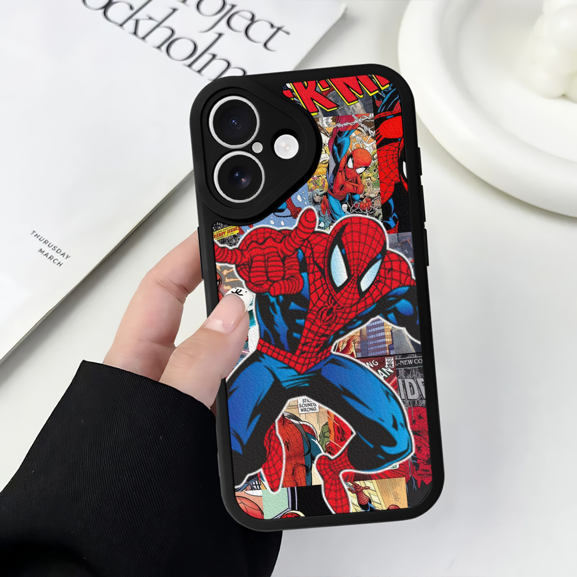 Spider Man スパイダーマン 【iPhone 16シリーズ対応】シリコンスマホケース（レザー調） 材質：シリコン